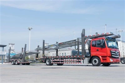 Transport auto detașabil cu axa centrală